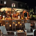 阿拉恰特卡普利亚套房酒店 酒店 4*